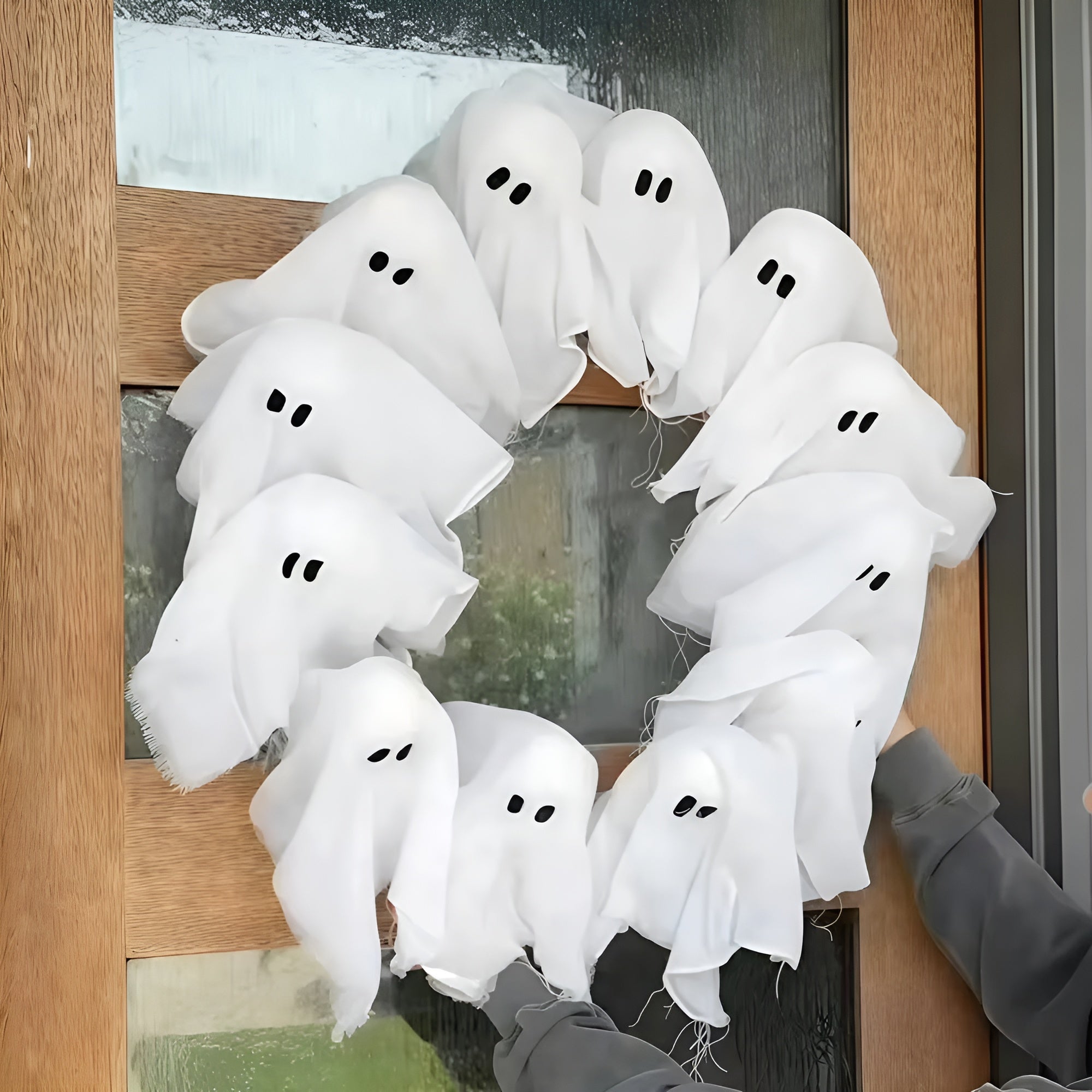 🎃 Halloween Ghost Wreath Sale 20%💥 – 12 LED Light-Up Spooky Garland
