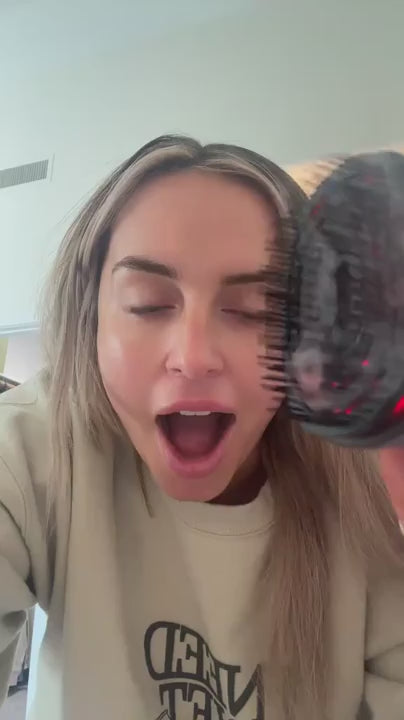 The Leshera™: Red Light Therapy Electric Massage Comb